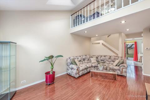 1674 Pebble Beach Cir, Elgin, IL 60123 photo 4