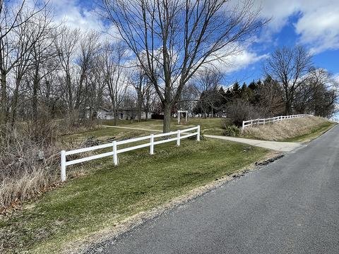 18474 Holly Rd, Morrison, IL 61270 photo 2