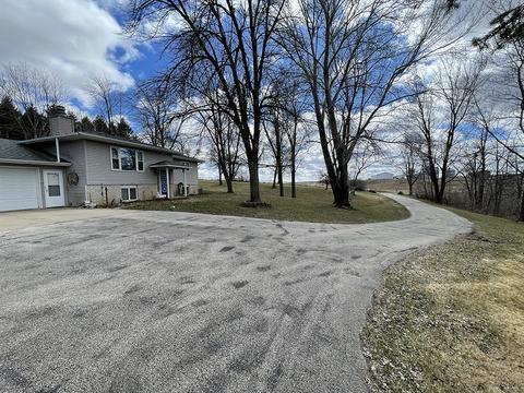 18474 Holly Rd, Morrison, IL 61270 photo 5