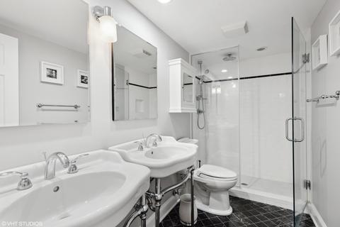 300 Davis Ct, Wheaton, IL 60189 photo 11