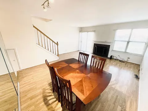 922 Ridgefield Ln, Wheeling, IL 60090 photo 2