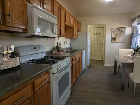1409 Mark Dr, Freeport, IL 61032 photo 3