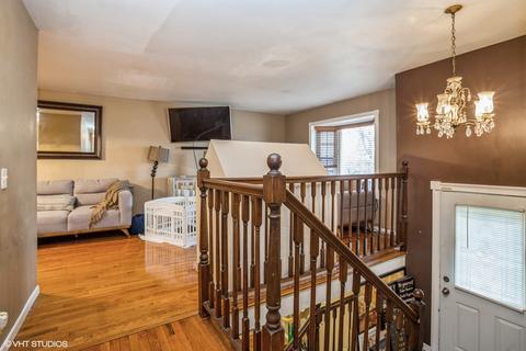 511 E Schaumburg Rd, Streamwood, IL 60107 photo 3