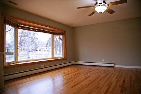 407 Byron Ct, Wheaton, IL 60187 photo 2