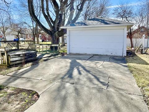2324 6th St, Peru, IL 61354 photo 3
