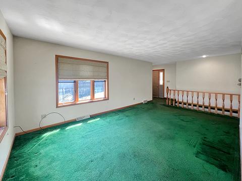 2113 Eagle Dr, Freeport, IL 61032 photo 4