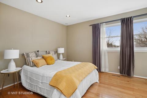 1526 Brookside Dr, Hoffman Estates, IL 60169 photo 11
