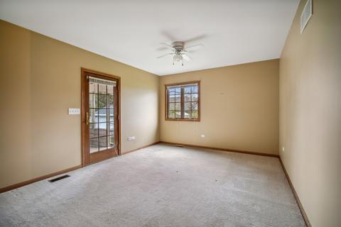 966 Stonehaven Dr, Elgin, IL 60124 photo 7