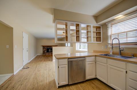 1051 Grenada Dr, Aurora, IL 60506 photo 8