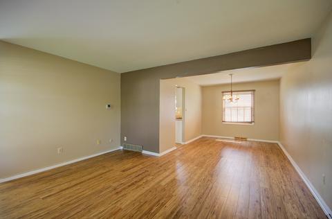 1051 Grenada Dr, Aurora, IL 60506 photo 5