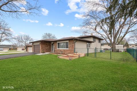627 Juniper Ln, Bartlett, IL 60103 photo 1