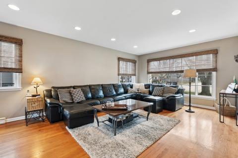 1332 Hackberry Rd, Deerfield, IL 60015 photo 2