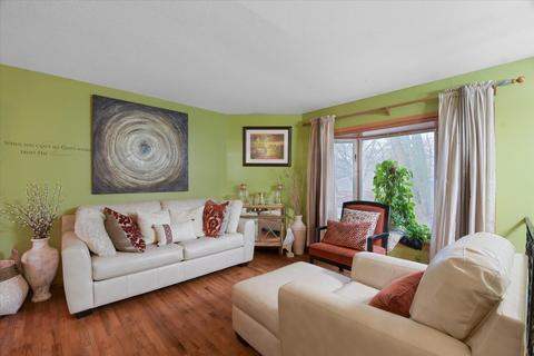 1502 Queens Way, Champaign, IL 61821 photo 3