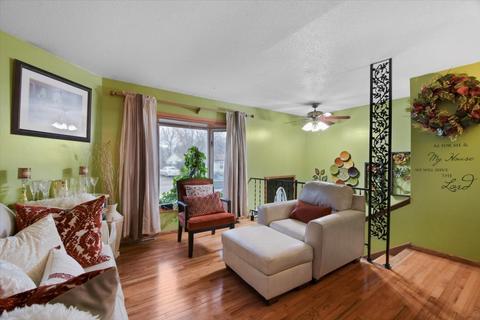 1502 Queens Way, Champaign, IL 61821 photo 4