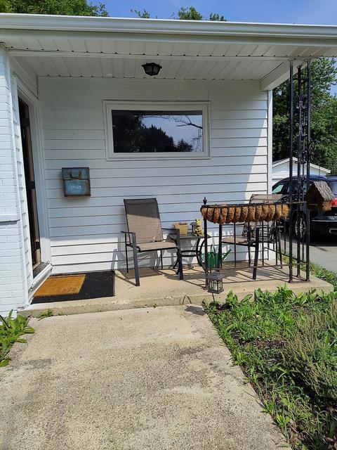 995 Aspen St, Hoffman Estates, IL 60169 photo 3