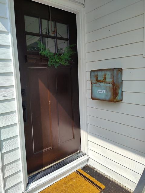 995 Aspen St, Hoffman Estates, IL 60169 photo 2
