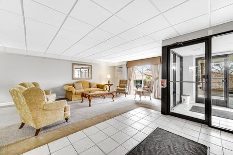 1000 S Lorraine Rd #311, Wheaton, IL 60189 photo 5