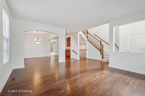 2684 Summit Dr, Glenview, IL 60025 photo 6