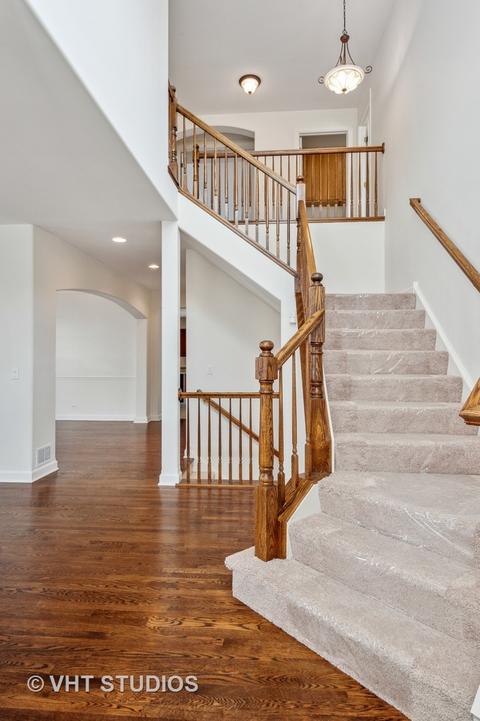 2684 Summit Dr, Glenview, IL 60025 photo 4