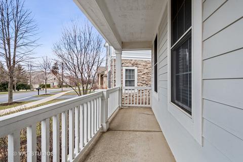 2684 Summit Dr, Glenview, IL 60025 photo 3