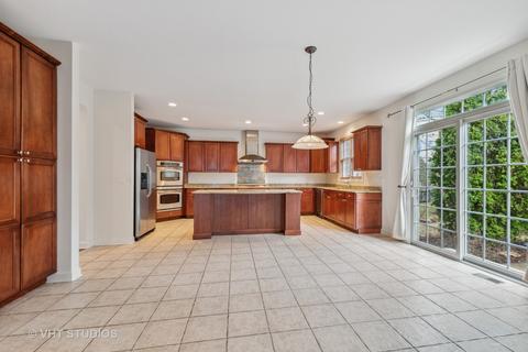 2684 Summit Dr, Glenview, IL 60025 photo 13