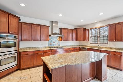 2684 Summit Dr, Glenview, IL 60025 photo 10