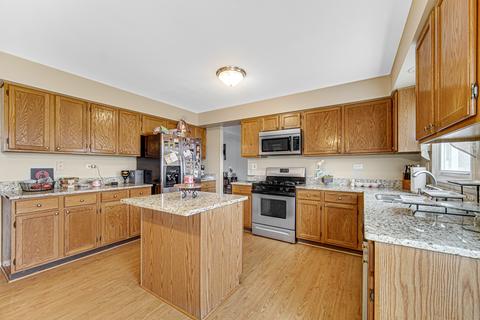 480 Flora Dr, Algonquin, IL 60102 photo 6