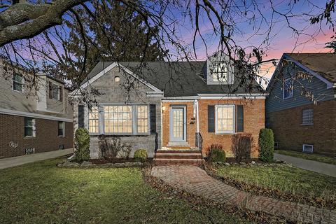 349 Desplaines Ave, Riverside, IL 60546 photo 1
