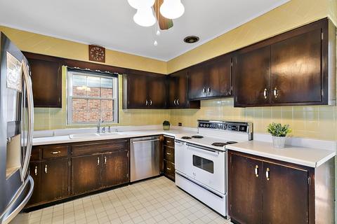 349 Desplaines Ave, Riverside, IL 60546 photo 5