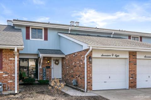 1708 Warwick Ct, Wheaton, IL 60189 photo 1