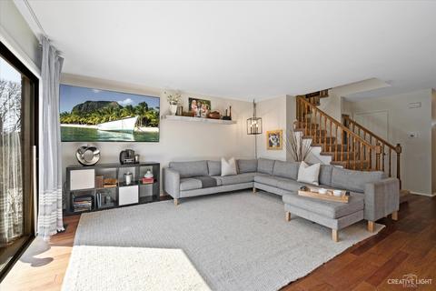 1708 Warwick Ct, Wheaton, IL 60189 photo 4