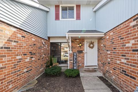 1708 Warwick Ct, Wheaton, IL 60189 photo 2