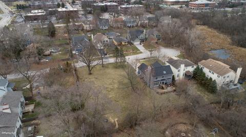 170 N Bates St, Wheaton, IL 60187 photo 5