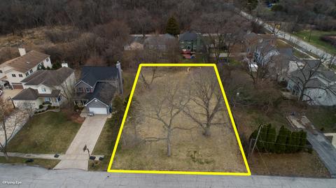 170 N Bates St, Wheaton, IL 60187 photo 2