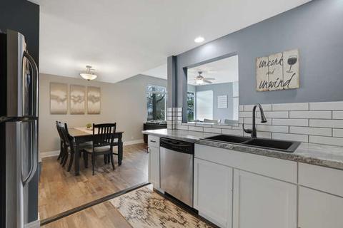 1016 W Springfield Ave, Champaign, IL 61821 photo 21