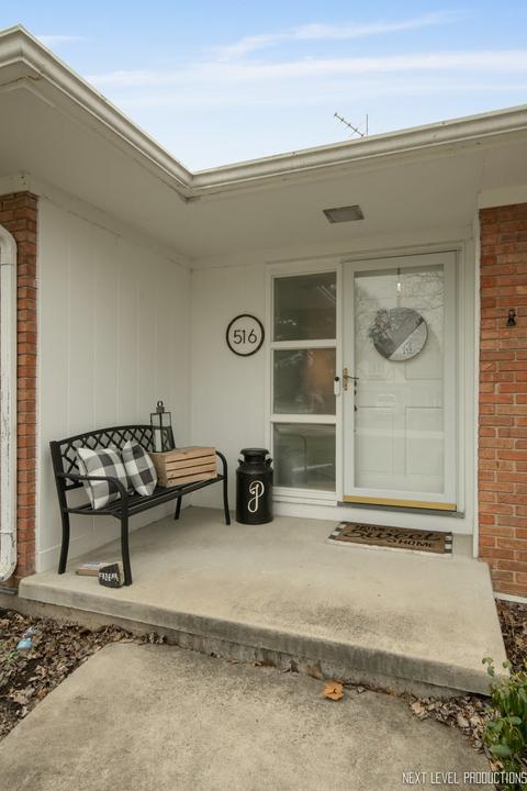 516 Meyer Ct, Aurora, IL 60506 photo 4