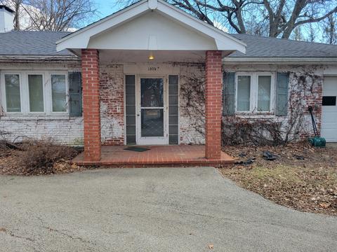 1805 E Washington St, Bloomington, IL 61701 photo 2