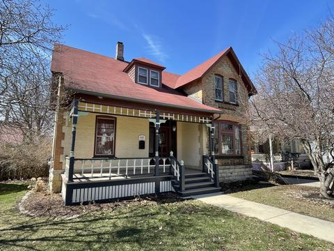116 Hill Ave, Elgin, IL 60120 photo 1