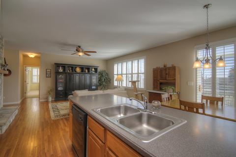 1626 Conway Cir, Mchenry, IL 60050 photo 10