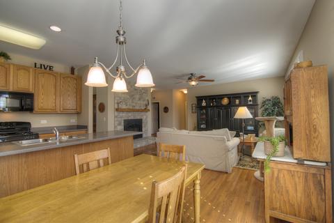 1626 Conway Cir, Mchenry, IL 60050 photo 8