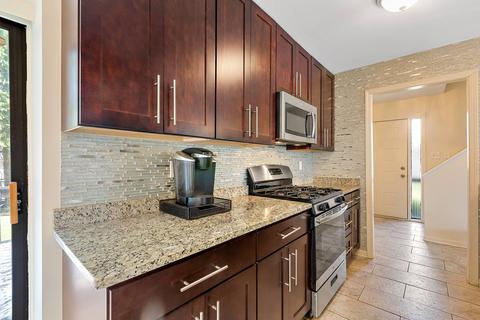 1076 Florimond Dr, Elgin, IL 60123 photo 6