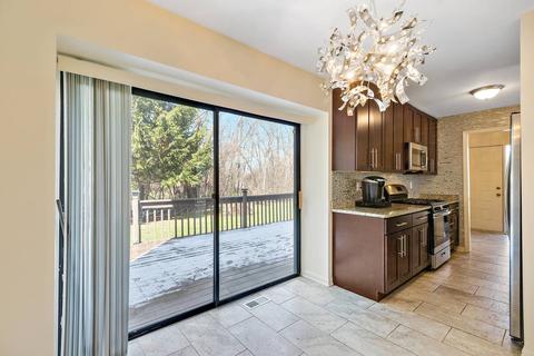 1076 Florimond Dr, Elgin, IL 60123 photo 8