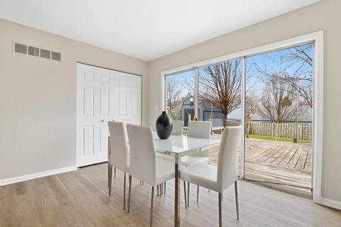 642 Mariner Dr, Elgin, IL 60120 photo 10