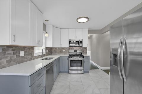 574 E 104th Pl, Chicago, IL 60628 photo 12