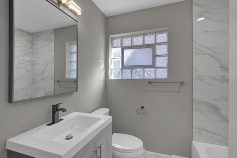 574 E 104th Pl, Chicago, IL 60628 photo 18