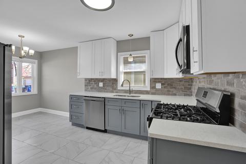 574 E 104th Pl, Chicago, IL 60628 photo 10