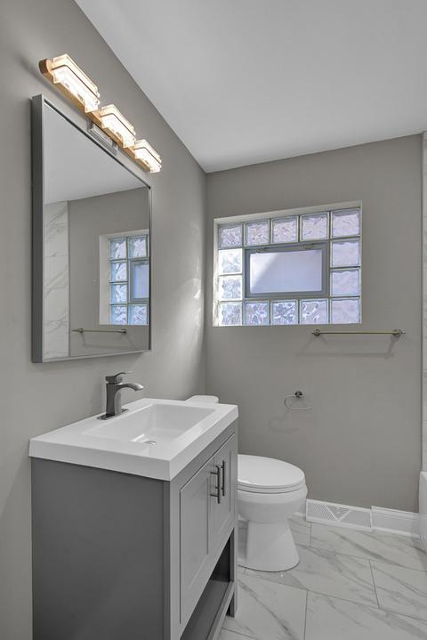 574 E 104th Pl, Chicago, IL 60628 photo 19
