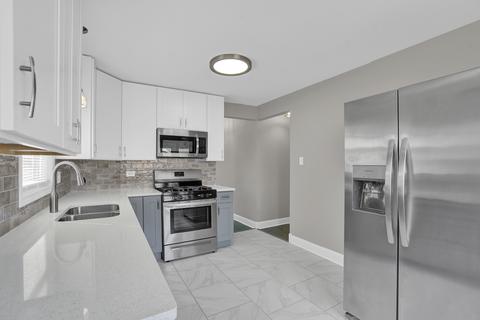 574 E 104th Pl, Chicago, IL 60628 photo 13