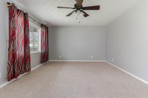 606 W 3rd St, Delavan, IL 61734 photo 5