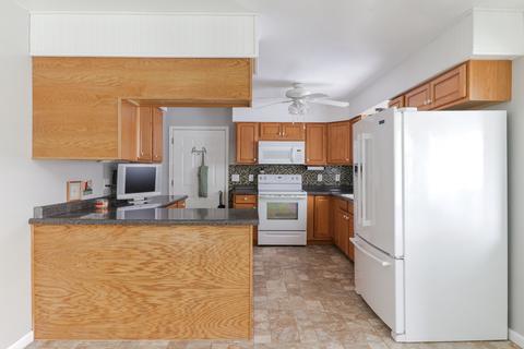 606 W 3rd St, Delavan, IL 61734 photo 6